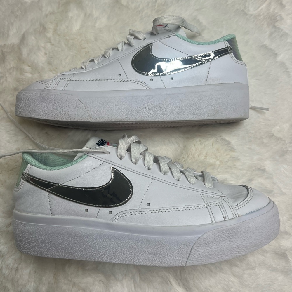 Nike shoes size 7